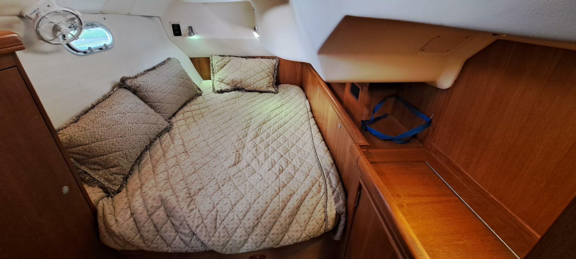 Slide: The Image of Hunter 47 2006 - 3983975