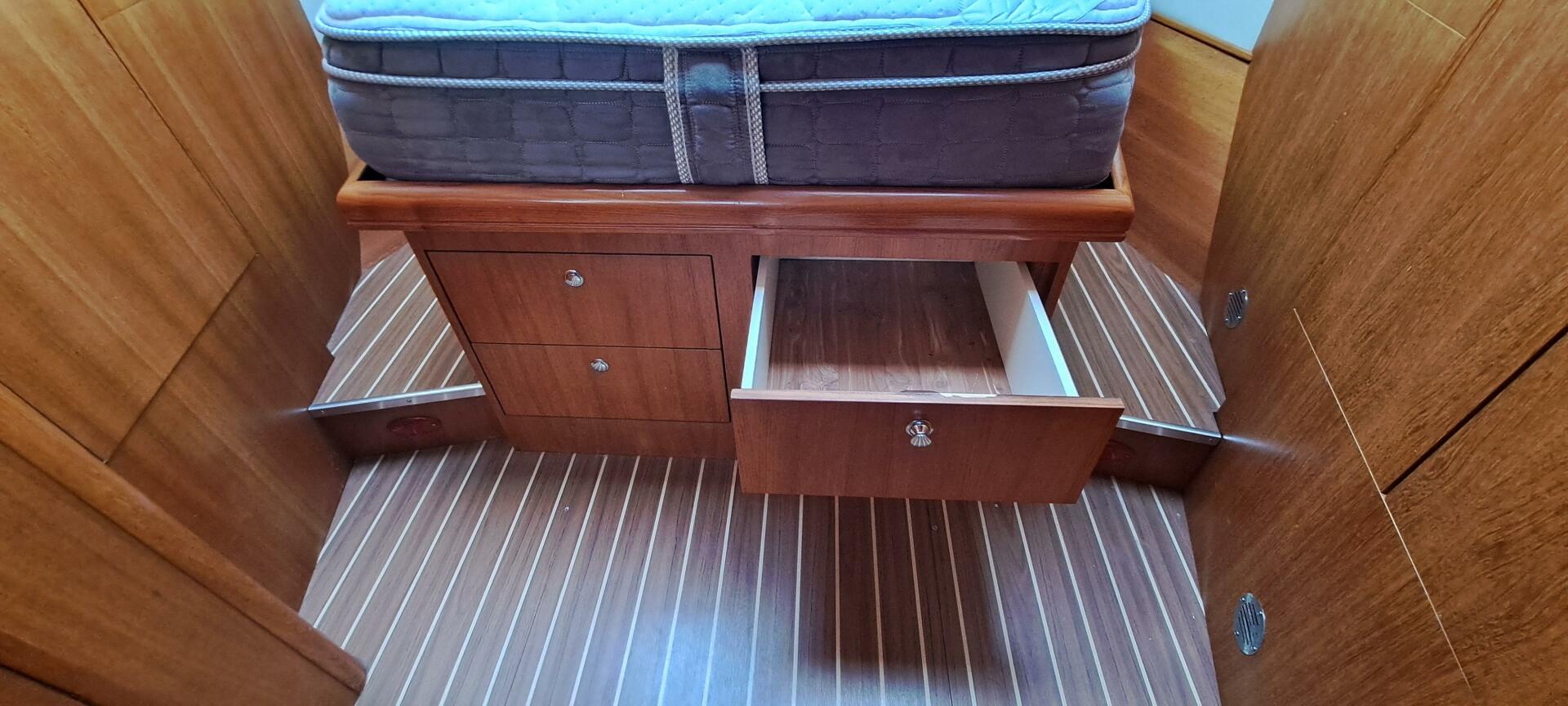 Slide: The Image of Hunter 47 2006 - 3984016