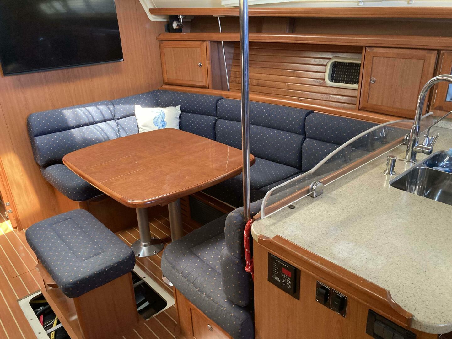 Slide: The Image of Hunter 49 Aft cockpit 2009 - 5183075