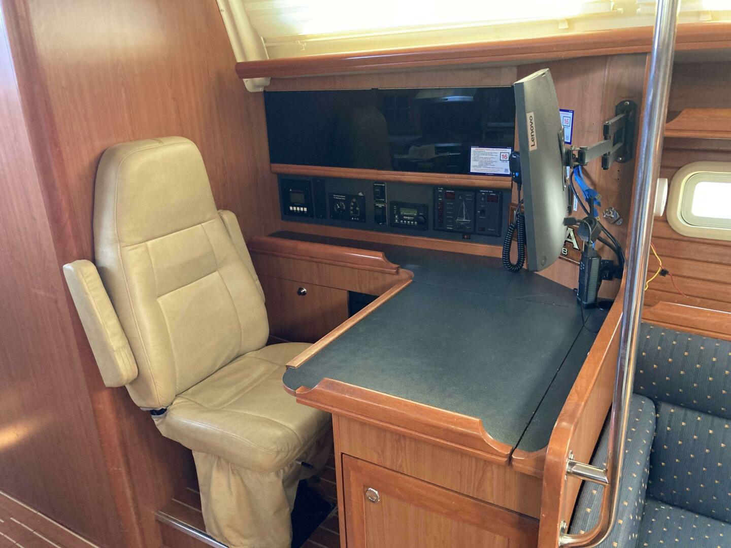 Slide: The Image of Hunter 49 Aft cockpit 2009 - 5183076