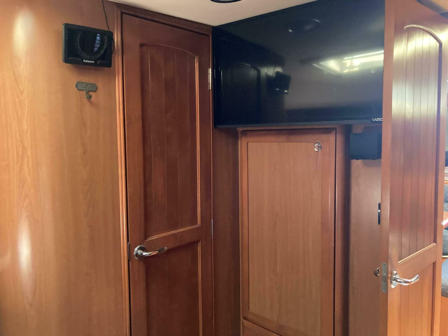 Slide: The Image of Hunter 49 Aft cockpit 2009 - 5183088