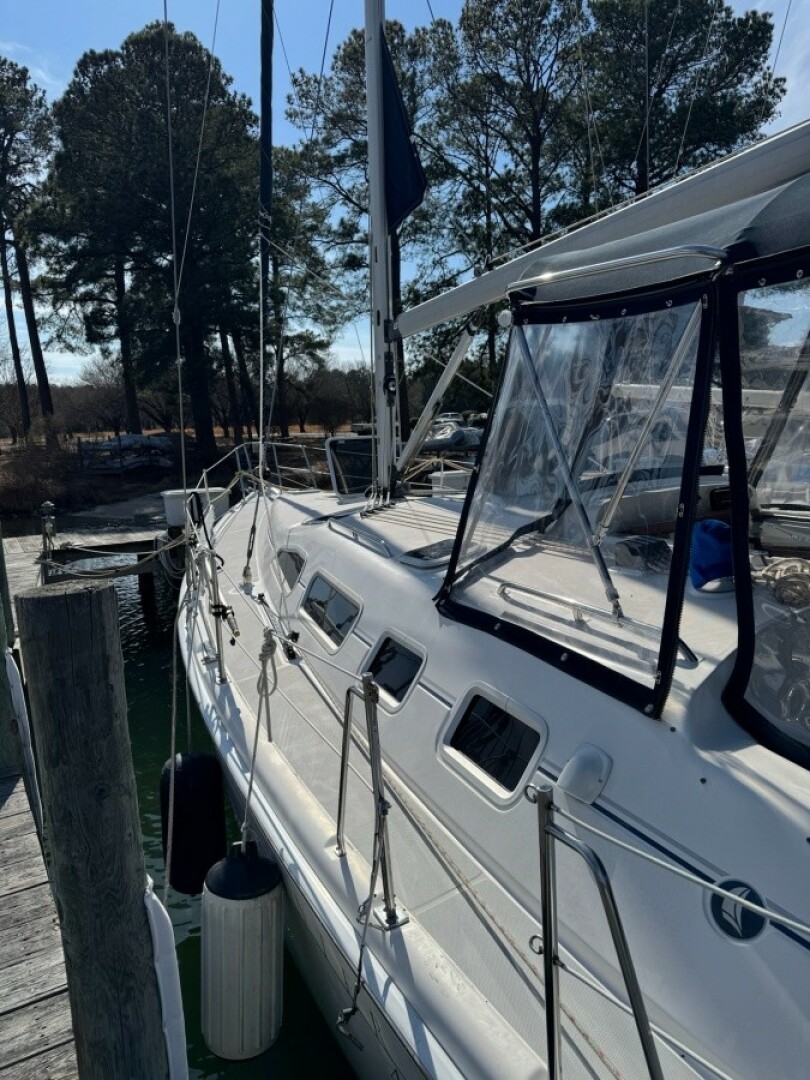 Slide: The Image of Used Sail Monohull for sale 2005 Hunter 41 AC - BIG DOOR PRIZE - 5086184