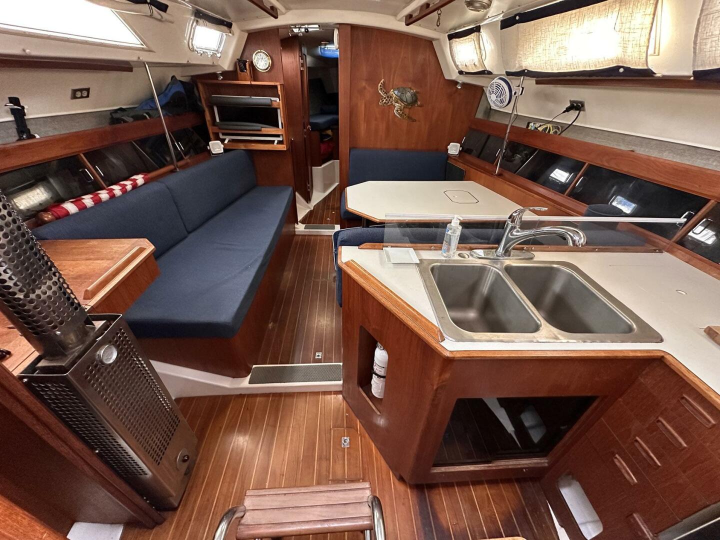 Slide: The Image of Hunter Sloop 1985 - 4826933