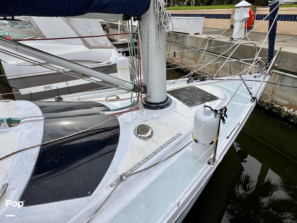 Slide: The Image of Hunter Vision 32 1989 - 15655859