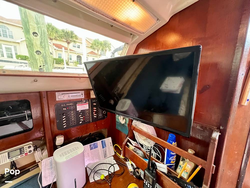 Slide: The Image of Hunter Vision 32 1989 - 15656073