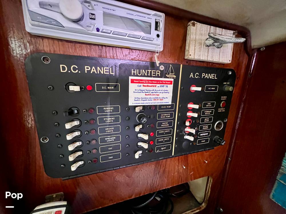 Slide: The Image of Hunter Vision 32 1989 - 15656074