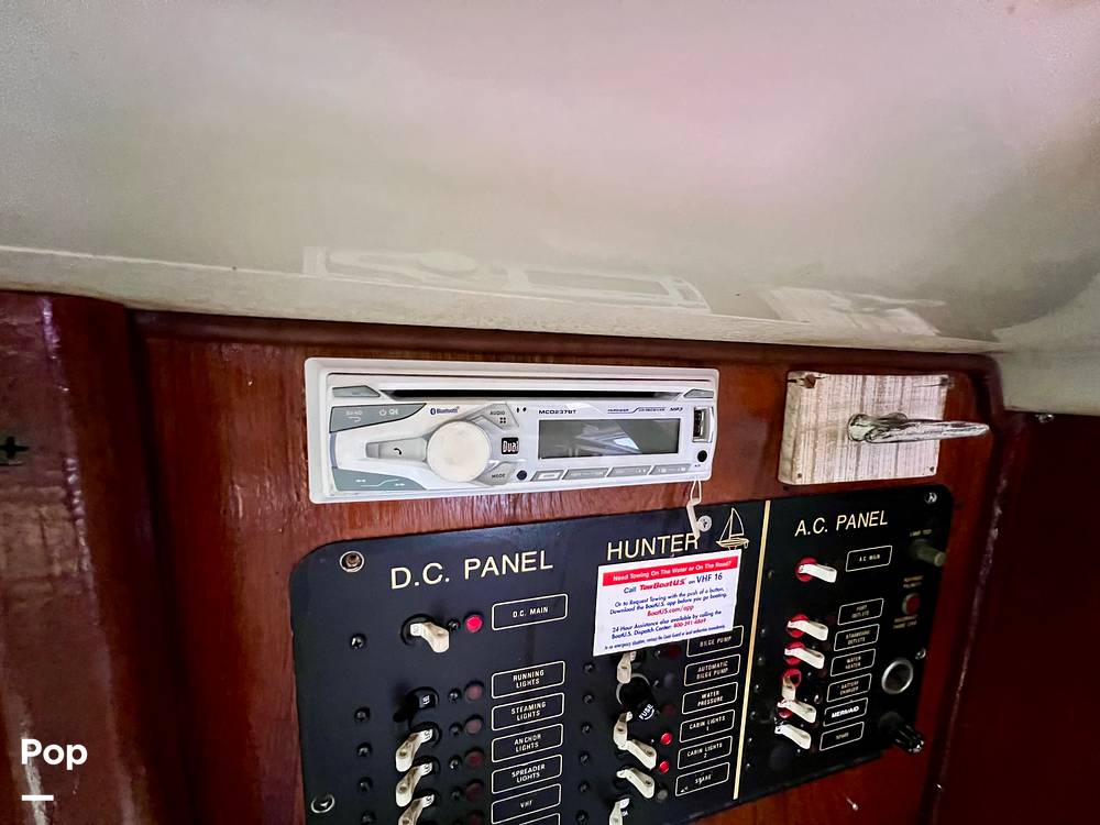 Slide: The Image of Hunter Vision 32 1989 - 15656075