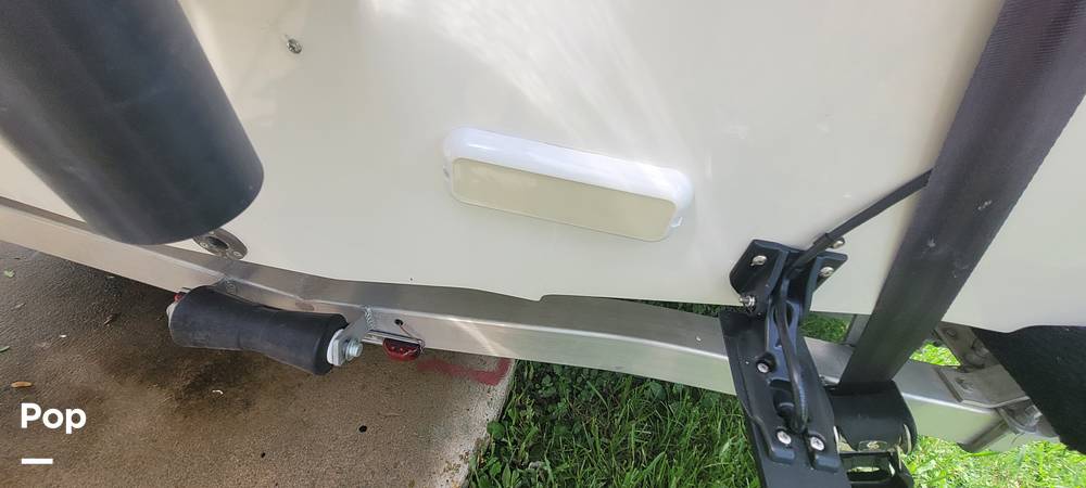 Slide: The Image of Hurricane 192SSOB 2018 - 15613419