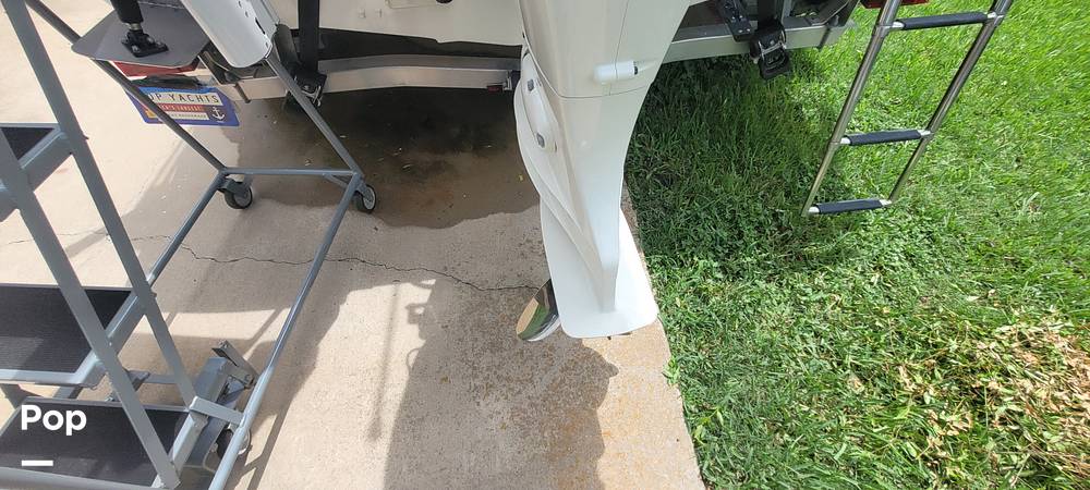 Slide: The Image of Hurricane 192SSOB 2018 - 15613439