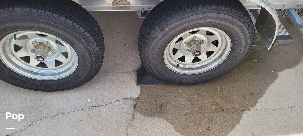 Slide: The Image of Hurricane 192SSOB 2018 - 15613485