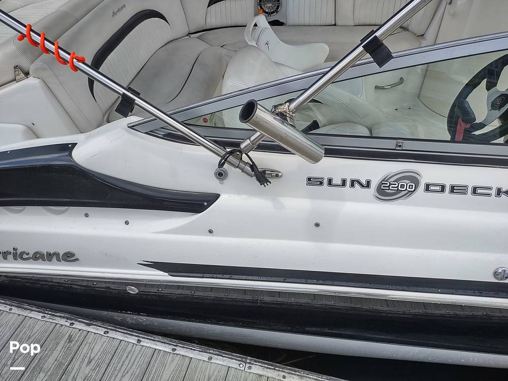Slide: The Image of Hurricane 2200 Sundeck 2010 - 11