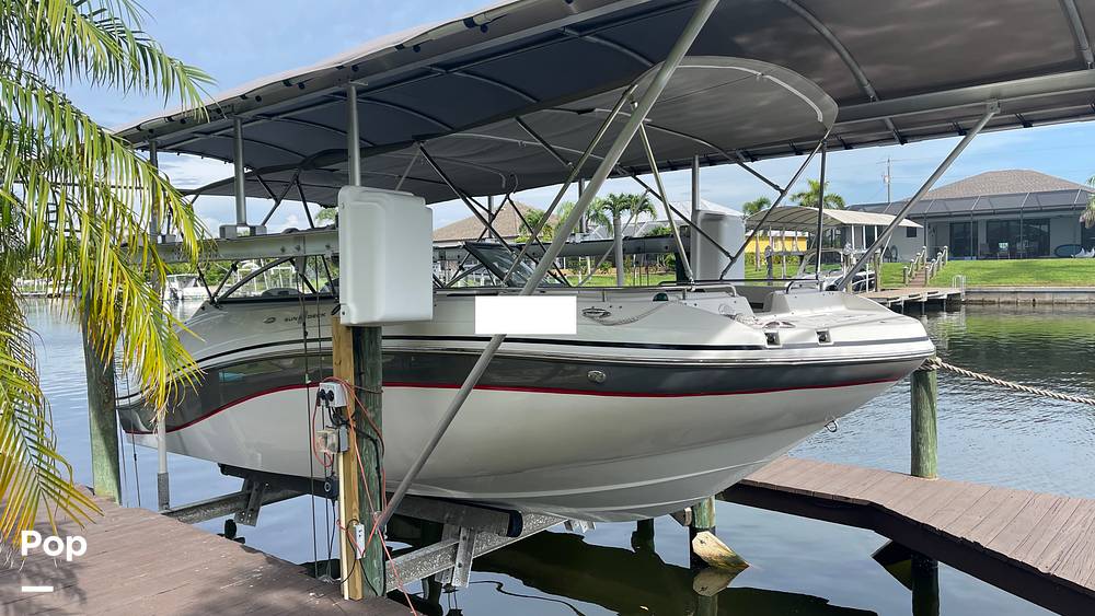 Slide: The Image of 2015 Hurricane 2400 Sundeck - 15555518