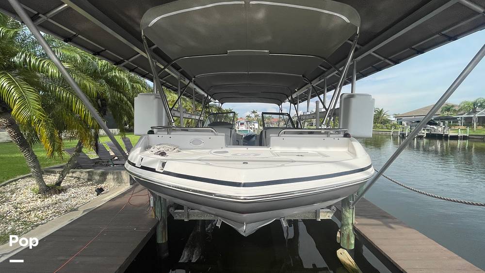Slide: The Image of 2015 Hurricane 2400 Sundeck - 15555700