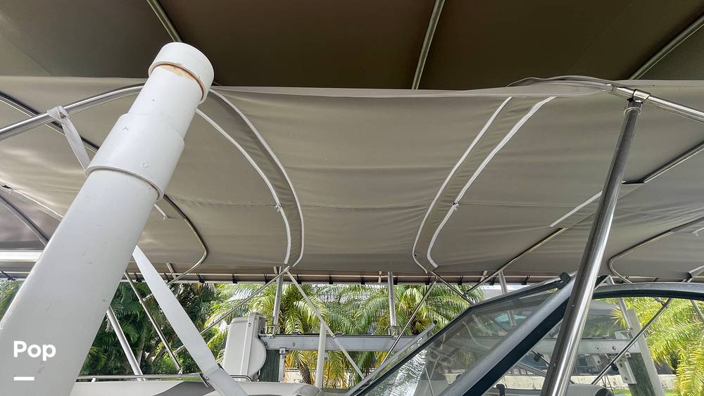 Slide: The Image of Hurricane 2400 Sundeck 2015 - 15555710