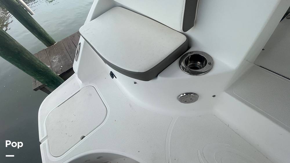 Slide: The Image of Hurricane 2400 Sundeck 2015 - 15555722