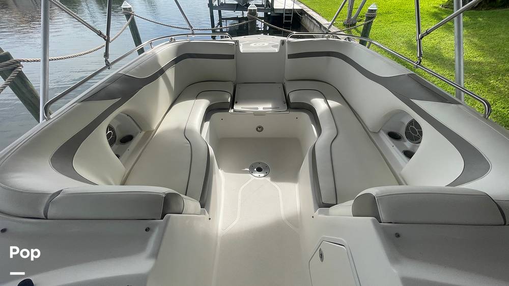 Slide: The Image of Hurricane 2400 Sundeck 2015 - 15555730
