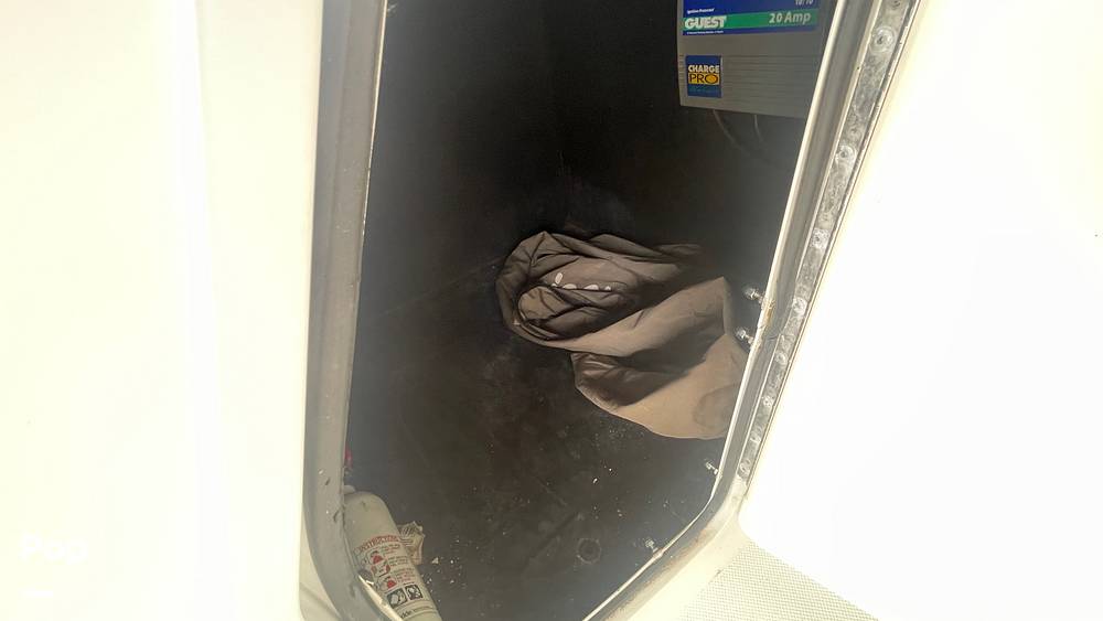 Slide: The Image of Hurricane 2400 Sundeck 2015 - 15555736