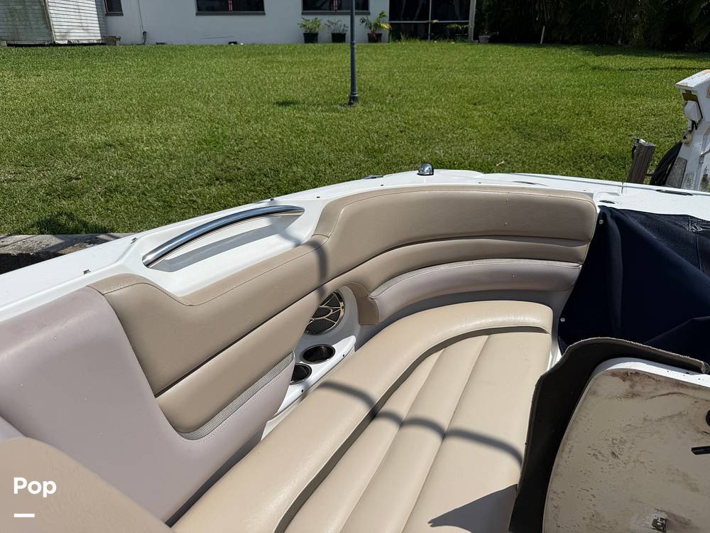Slide: The Image of Bow Seating Same On Both Sides - 15574677