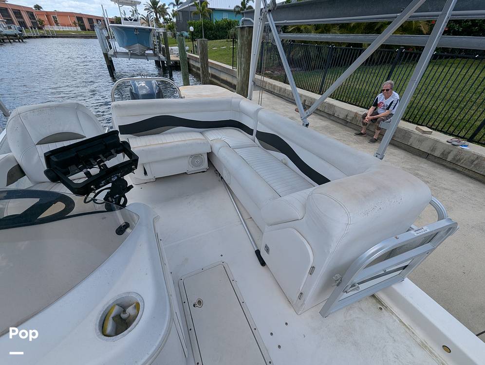 Slide: The Image of Hurricane Fun Deck 226 2010 - 15317830