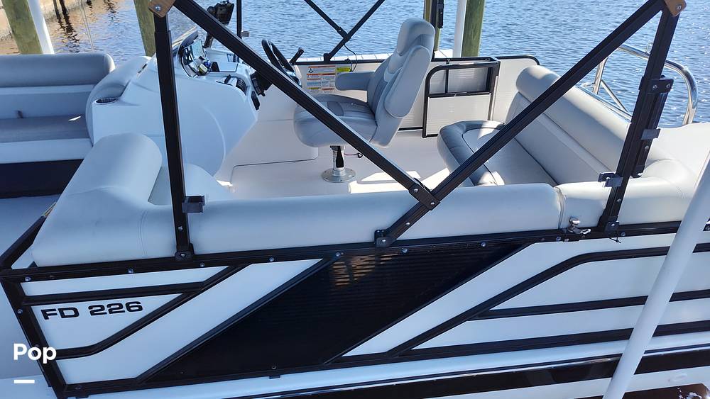 Slide: The Image of Hurricane Fundeck 2260 2021 - 15059443