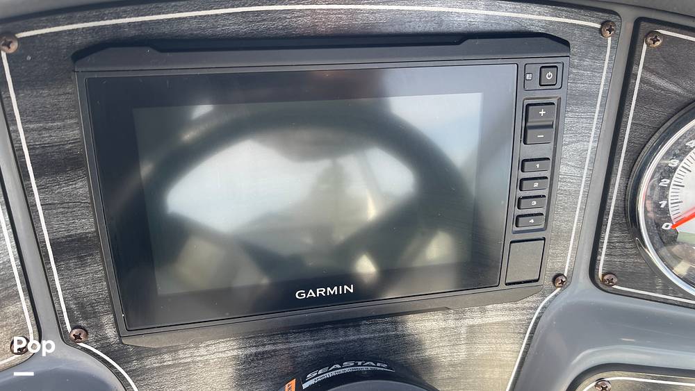 Slide: The Image of Garmin - 13692909