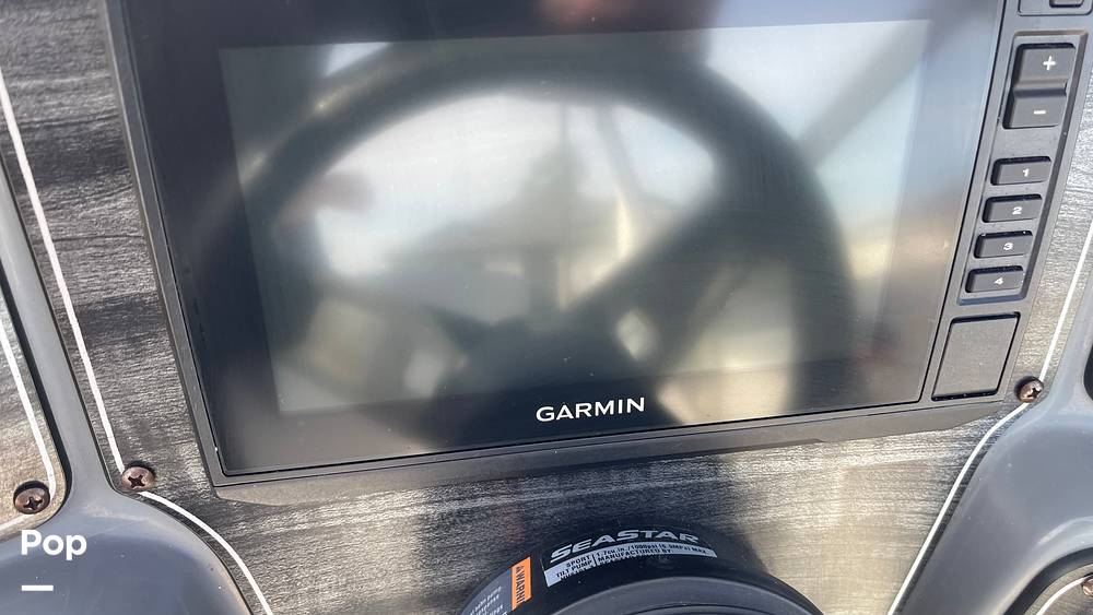 Slide: The Image of Garmin - 13692932
