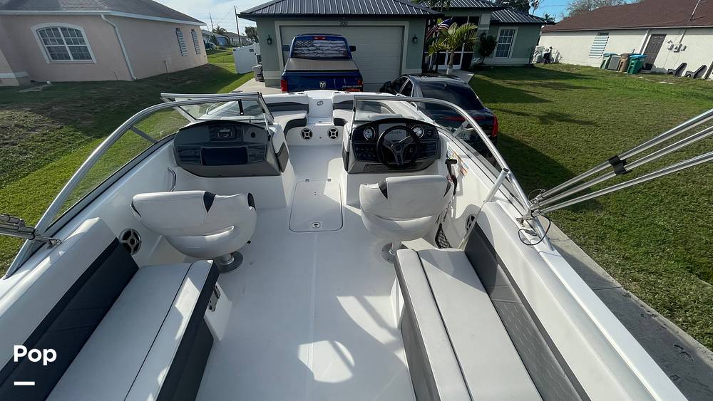 Slide: The Image of Cockpit/rear Seating - 13692934