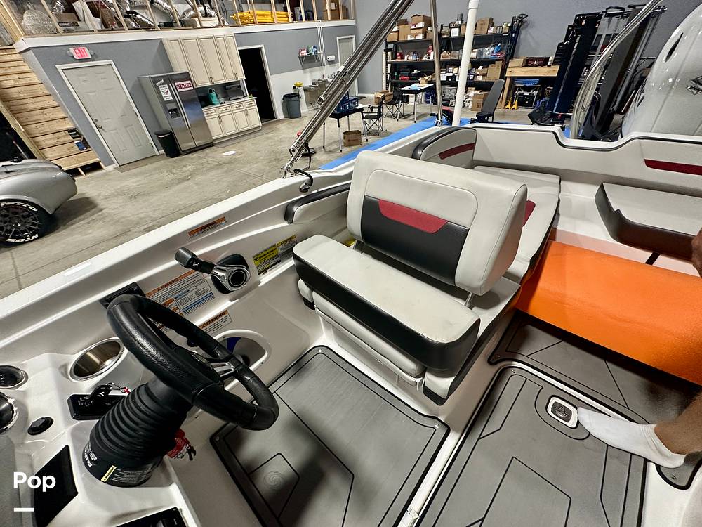 Slide: The Image of Captain's Chair - 15599716