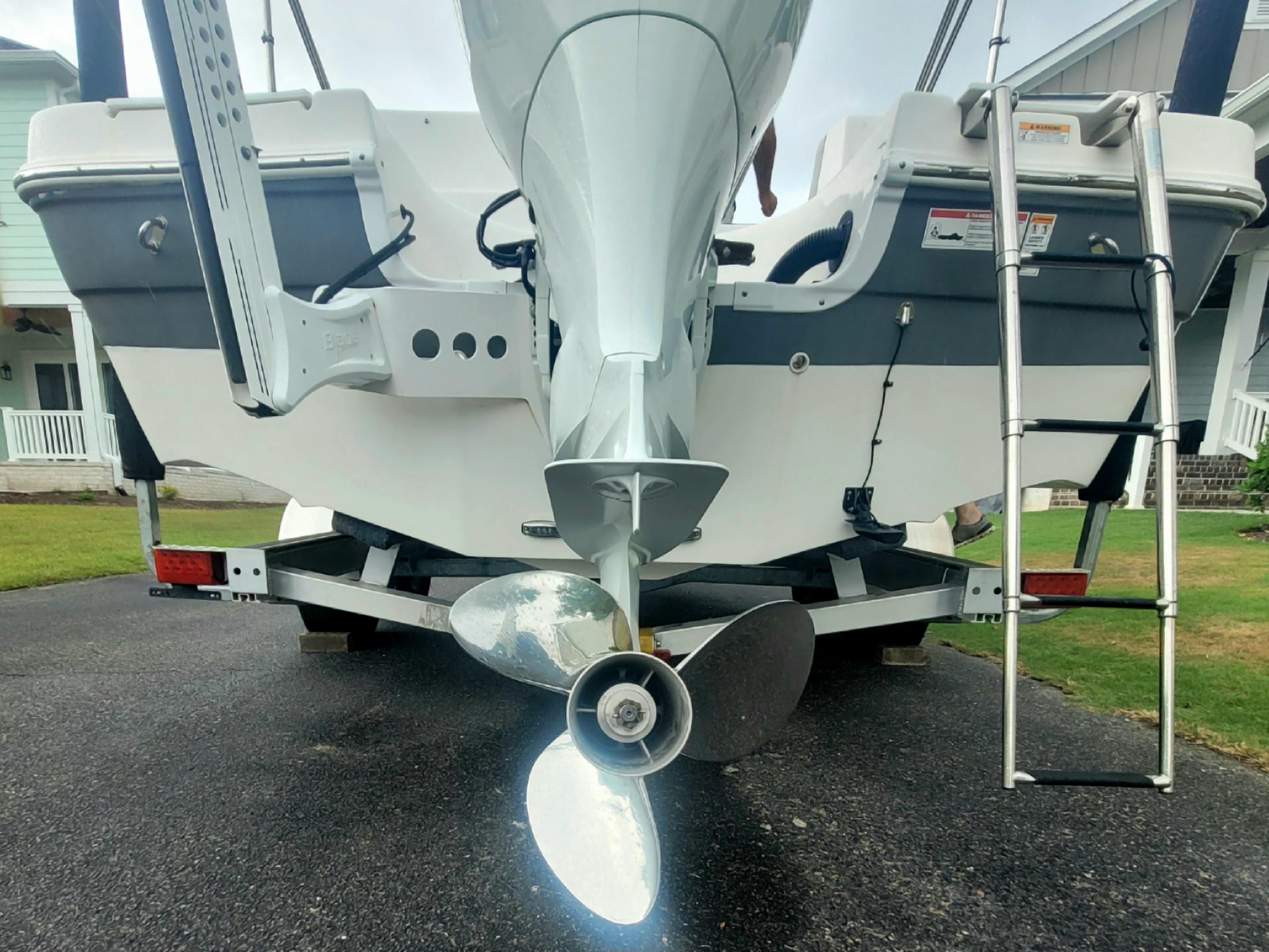 Slide: The Image of Hurricane SunDeck 217 OB 2022 - 8