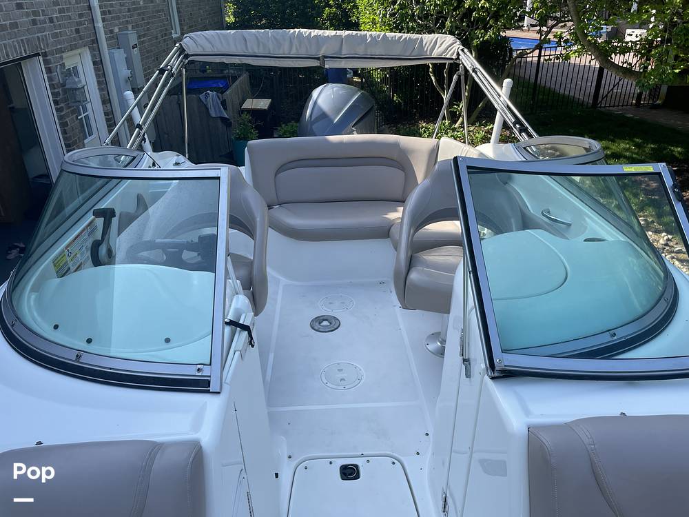 Slide: The Image of Hurricane SUN DECK 2200 DC 2014 - 15421027