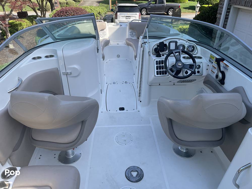 Slide: The Image of Hurricane SUN DECK 2200 DC 2014 - 15421031