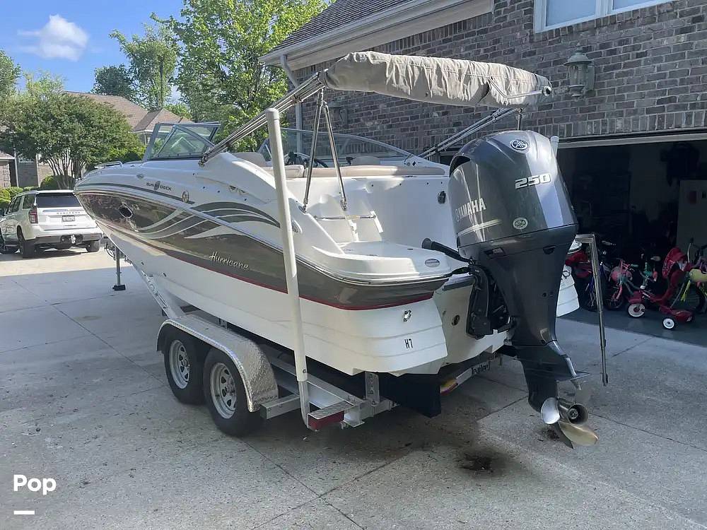 Slide: The Image of Hurricane SUN DECK 2200 DC 2014 - 15425900