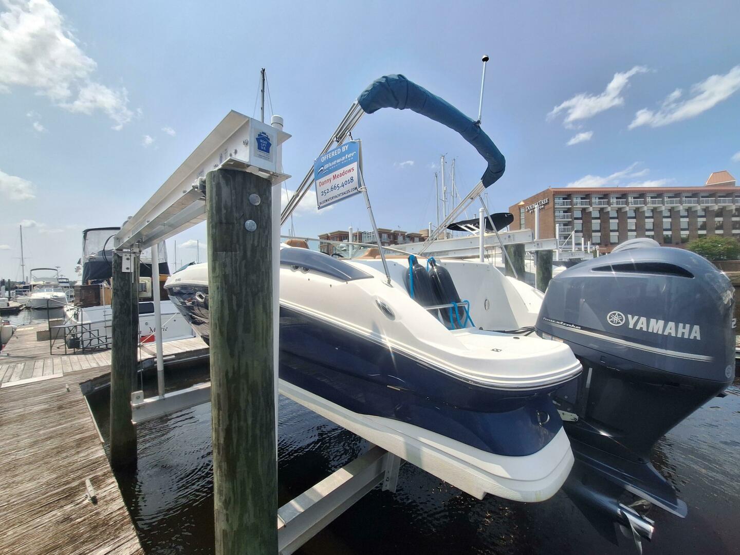 Slide: The Image of 2022 Hurricane Sun Deck 2400 Ob Power 9824689 980980919 0 030620250539 23 - 5359408