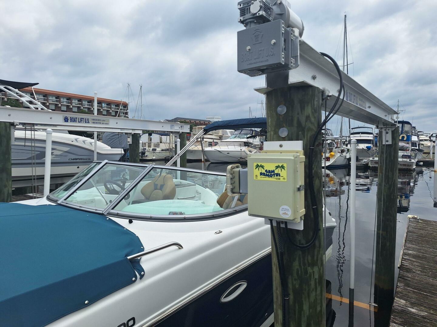 Slide: The Image of 2022 Hurricane Sun Deck 2400 Ob Power 9824689 980980917 0 030620250539 21 - 5359410