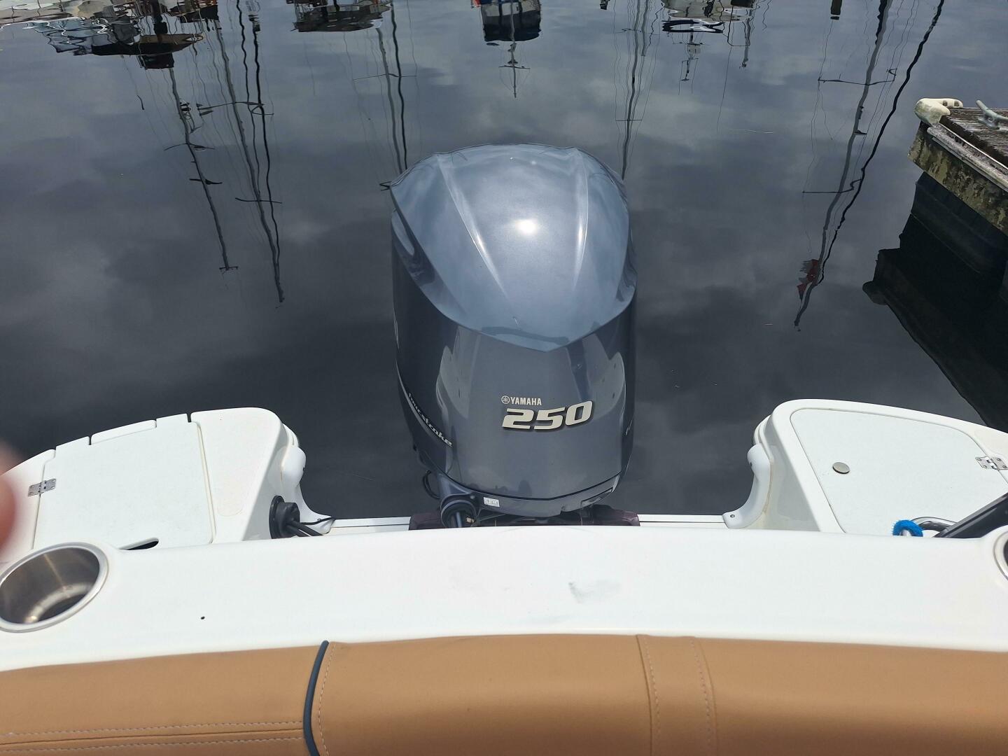 Slide: The Image of 2022 Hurricane Sun Deck 2400 Ob Power 9824689 980980915 0 030620250539 19 - 5359412