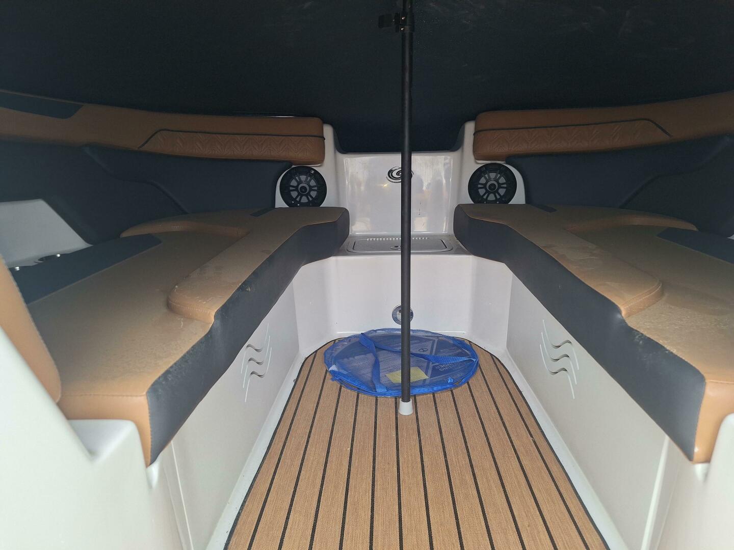 Slide: The Image of 2022 Hurricane Sun Deck 2400 Ob Power 9824689 980980912 0 030620250539 16 - 5359415
