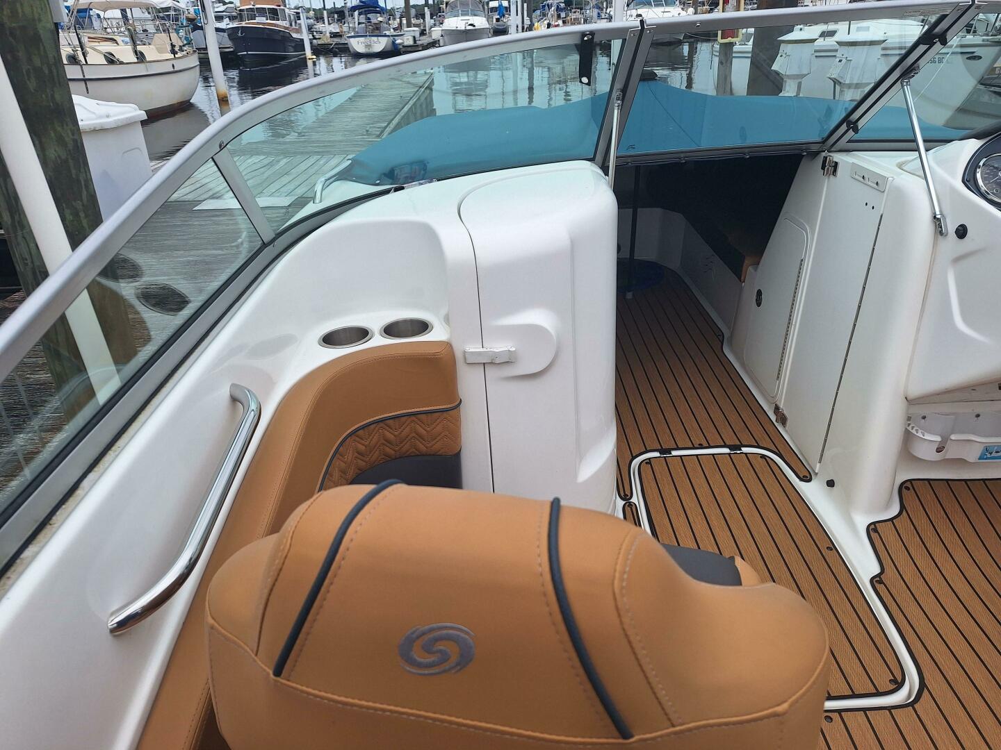Slide: The Image of 2022 Hurricane Sun Deck 2400 Ob Power 9824689 980980906 0 030620250538 10 - 5359421