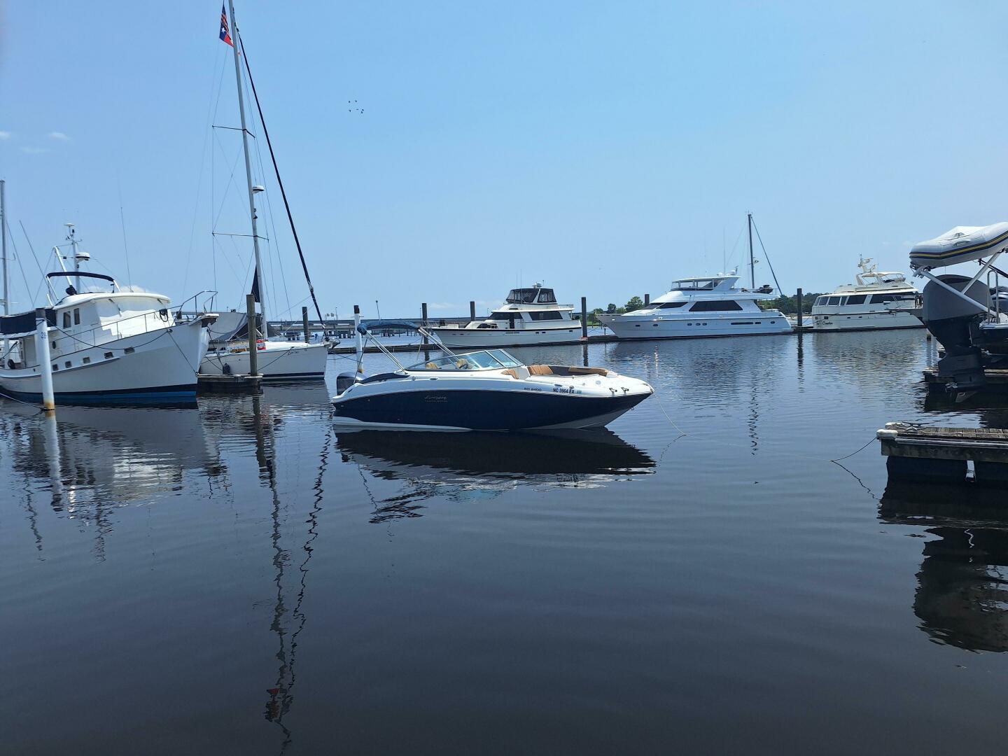Slide: The Image of 2022 Hurricane Sun Deck 2400 Ob Power 9824689 980980897 0 030620250538 1 - 5359430