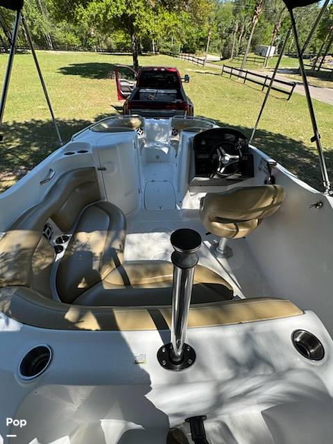 Slide: The Image of Hurricane SunDeck SD 2000 2017 - 15358326