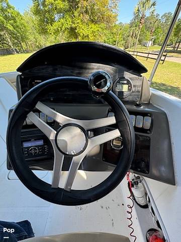 Slide: The Image of Hurricane SunDeck SD 2000 2017 - 15358327