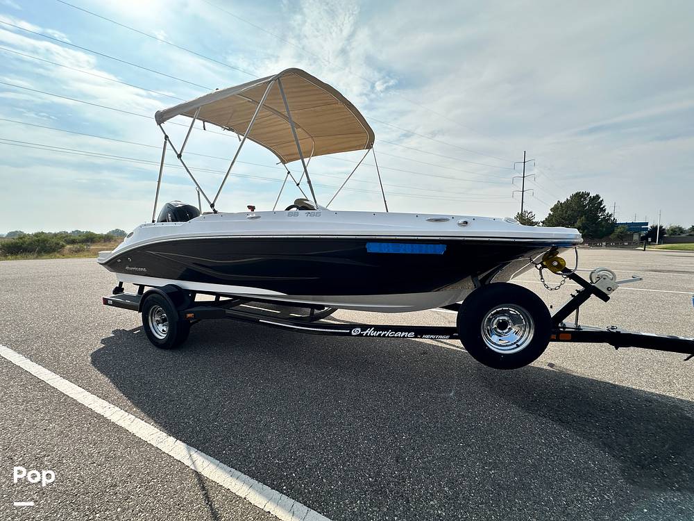Slide: The Image of Hurricane SunDeck Sport 185 2022 - 14500498