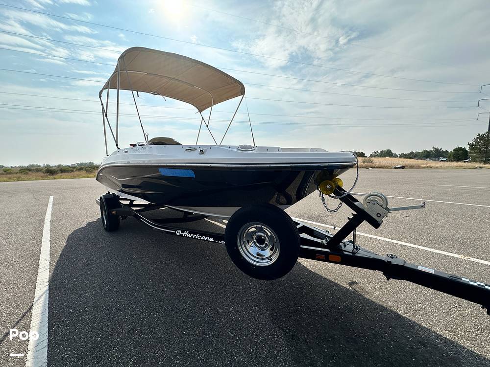 Slide: The Image of Hurricane SunDeck Sport 185 2022 - 14500499