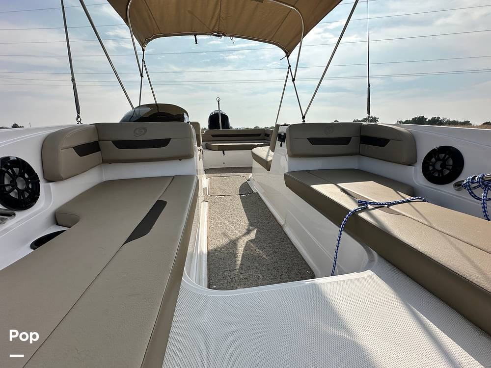 Slide: The Image of Hurricane SunDeck Sport 185 2022 - 14500502