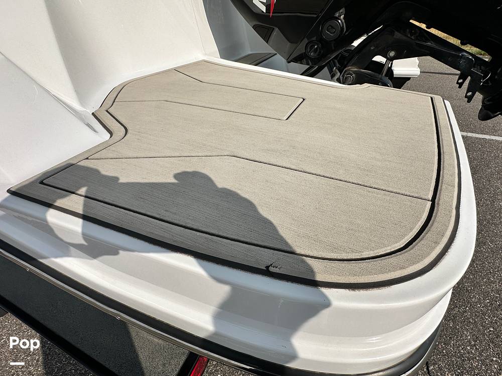 Slide: The Image of Hurricane SunDeck Sport 185 2022 - 14500517