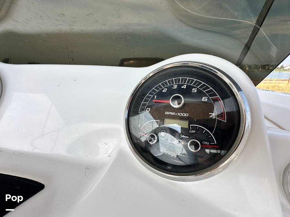 Slide: The Image of Hurricane SunDeck Sport 185 2022 - 14500524