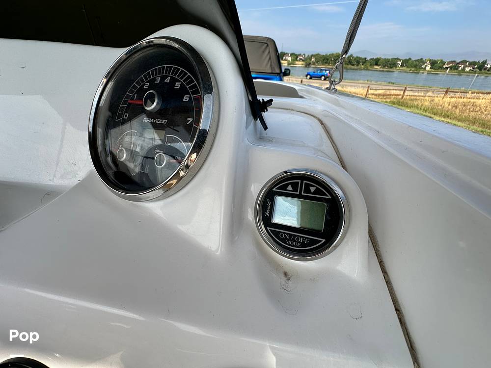Slide: The Image of Hurricane SunDeck Sport 185 2022 - 14500525