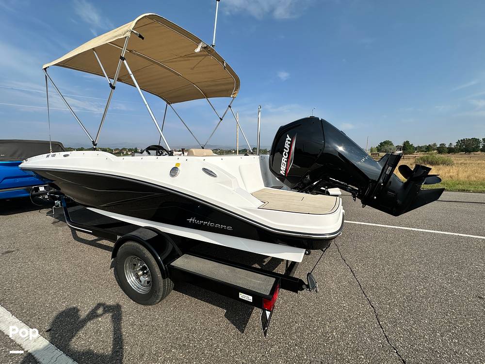 Slide: The Image of Hurricane SunDeck Sport 185 2022 - 14500493