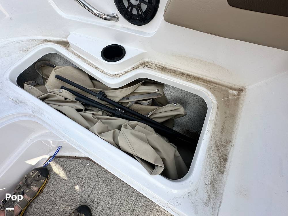 Slide: The Image of Hurricane SunDeck Sport 185 2022 - 14500539