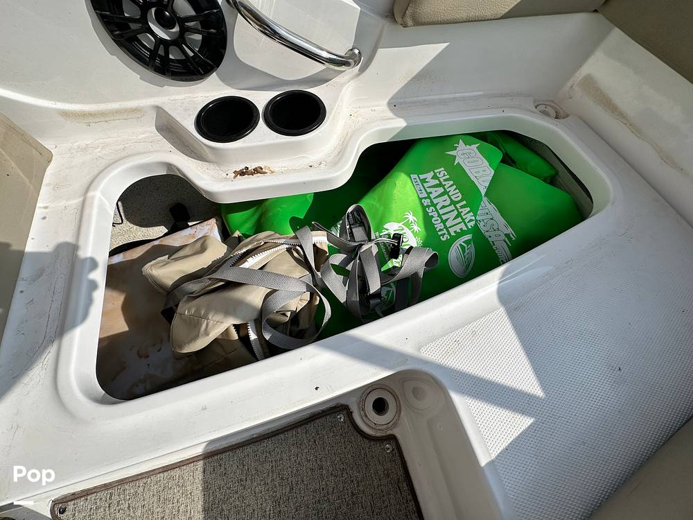 Slide: The Image of Hurricane SunDeck Sport 185 2022 - 14500542