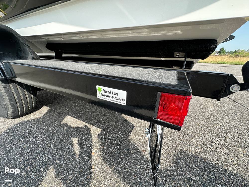Slide: The Image of Hurricane SunDeck Sport 185 2022 - 14500546